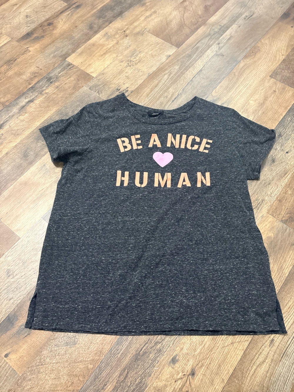 Modern Lux “Be A Nice Human” Graphic Tee Women’s Large Charcoal Gray